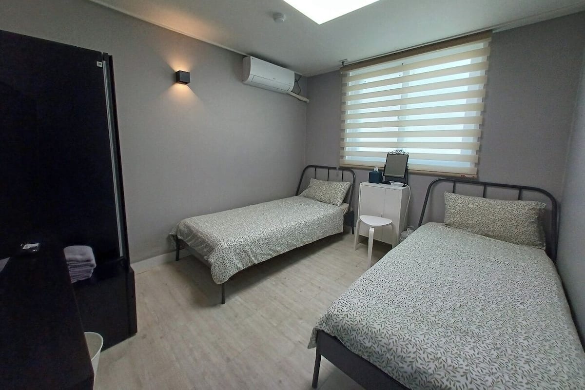Twin Room | Free WiFi