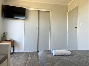 1 chambre, fer et planche à repasser, Wi-Fi gratuit, draps fournis