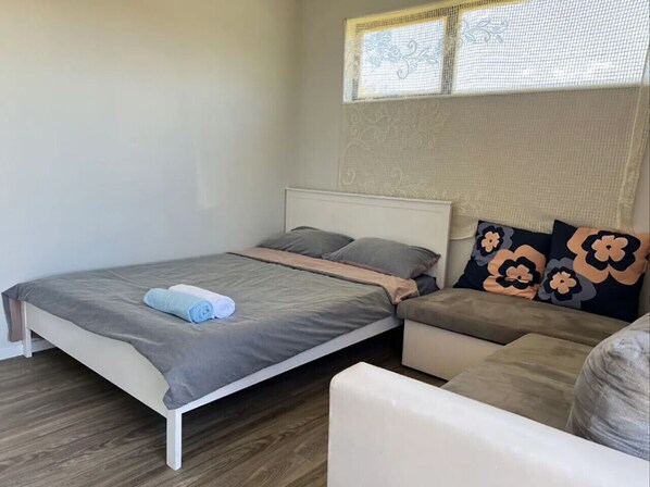 1 bedroom, iron/ironing board, free WiFi, bed sheets