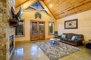 Smart TV, fireplace, stereo