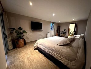 2 bedrooms, iron/ironing board, free WiFi - Spectacular and Luxurious Countryside House with Jacuzzi
 (La Virginia)