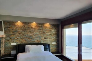 4 slaapkamers, een strijkplank/strijkijzer, wifi, beddengoed