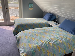 5 habitaciones, tabla de planchar con plancha, wifi y ropa de cama 