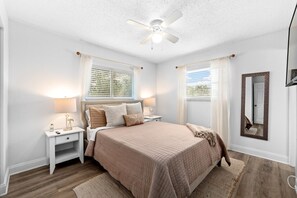 2 habitaciones, escritorio, tabla de planchar con plancha y wifi 