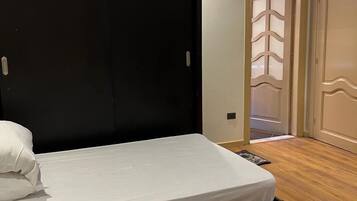 Classic Room | 1 bedroom, minibar, free WiFi, bed sheets