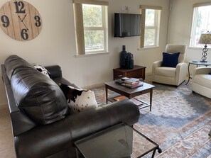 Una Smart TV, libros