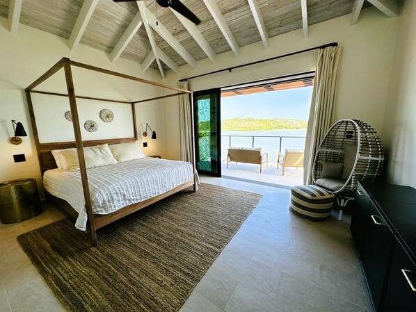 3 bedrooms - Márohu, 3BR Beach Oasis on Flamingo Lake (Venetian Road Settlement)