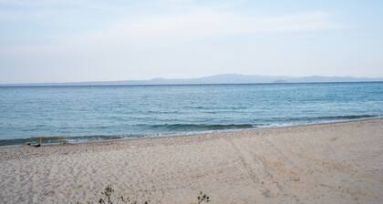 Gorgeous beachfront cottage