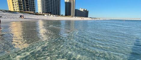 In Strandnähe, Liegestühle, Strandtücher