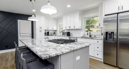 Modern Alpharetta Home-Sleeps 9