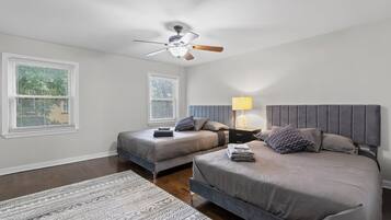 2 bedrooms, desk, iron/ironing board, free WiFi