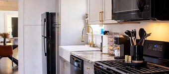 Tranquil 2 bed, Full Kitchen, Craftsman Home