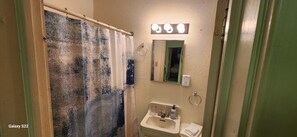 Handdoeken, zeep, shampoo, toiletpapier