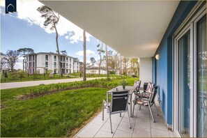 Unclassified image, 4 of 39, button