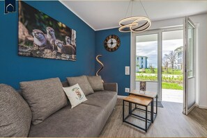 Fernseher, Tischtennisplatte