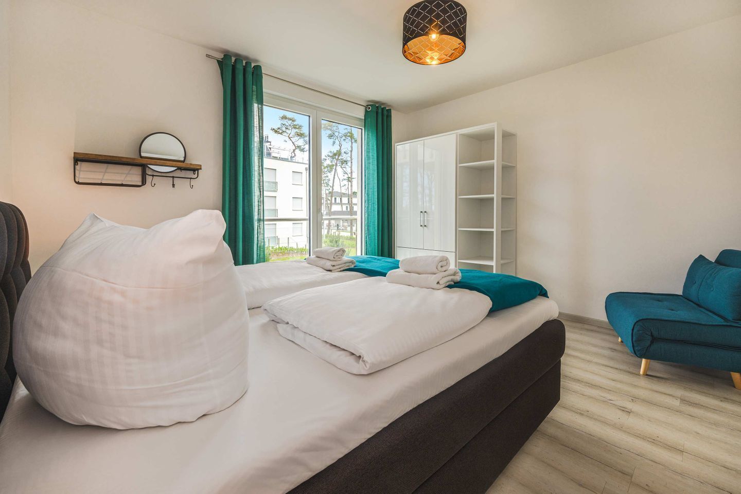 2 bedrooms, iron/ironing board, WiFi