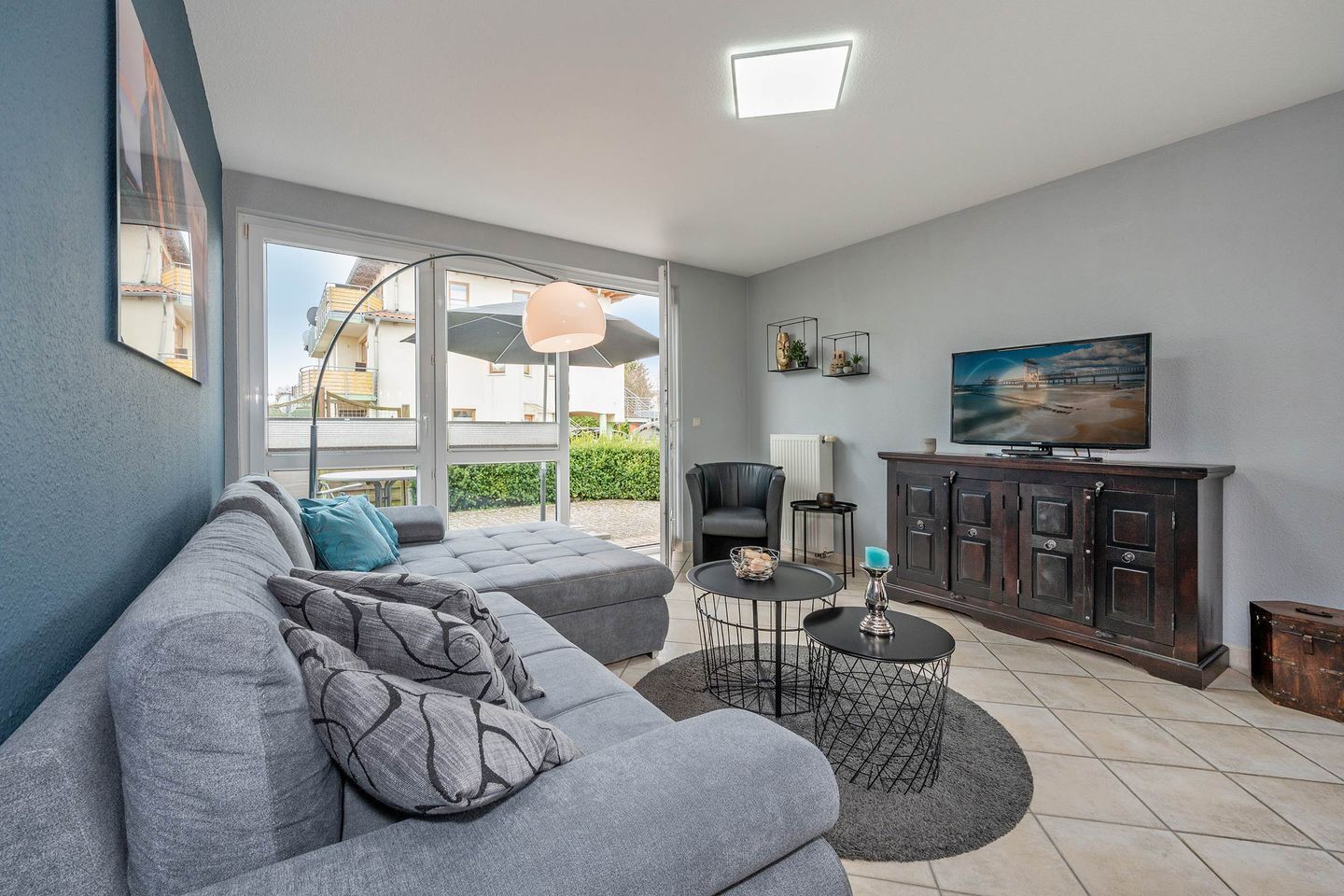 Fernseher, Stereoanlage