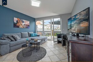 TV, stereo - Ferienwohnung Nordwind - Hochwertig Eingerichtete Ferienwohnung in Ruhiger Lage, mit Terrasse, Wlan (Heringsdorf)