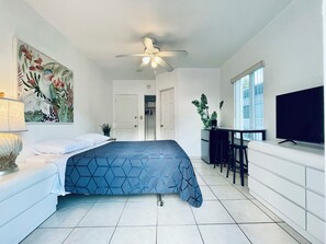 1 室のベッドルーム、インターネット