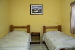 ベーシック 共同ドミトリー | WiFi (無料)