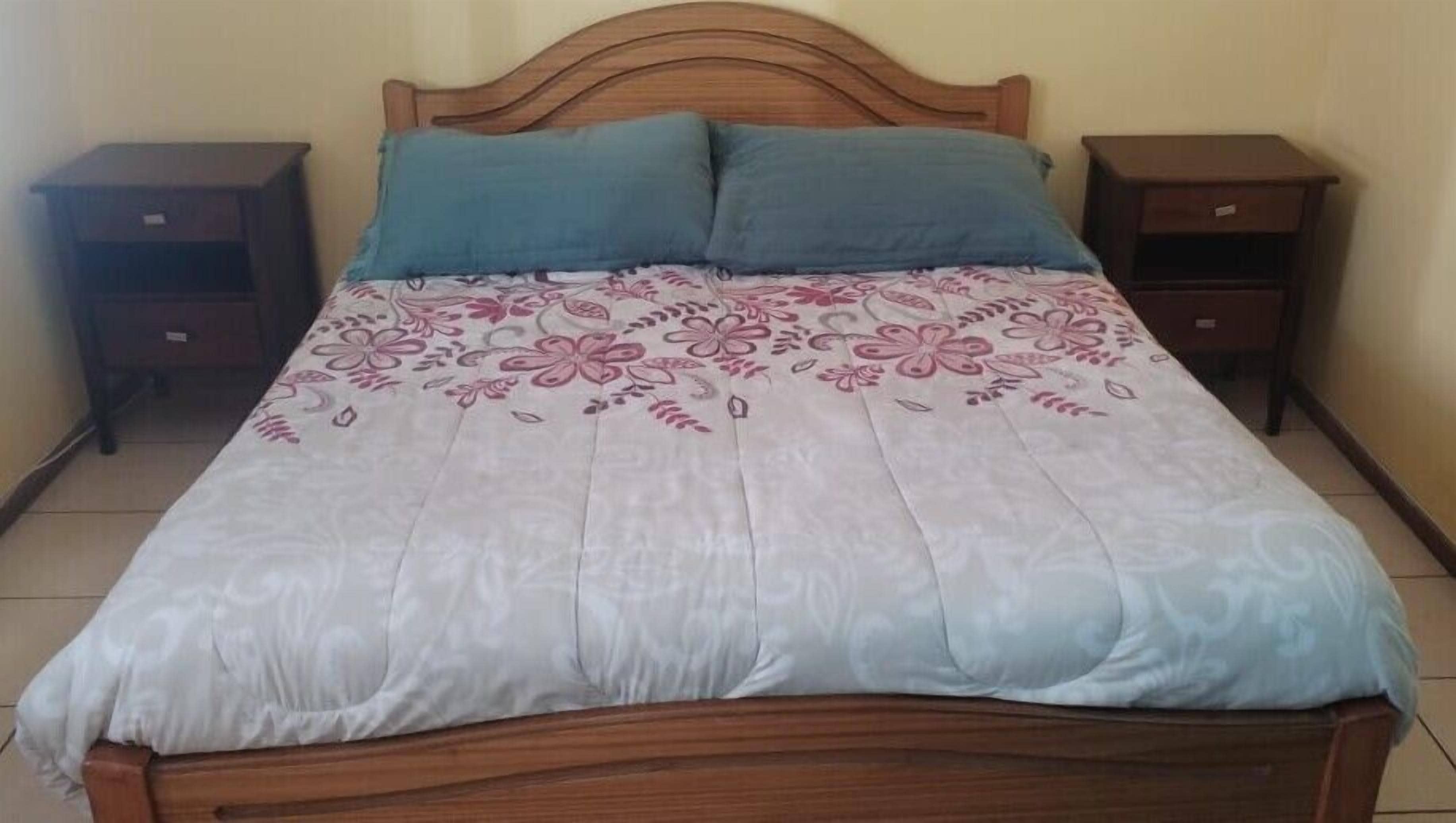 Basic Single Room, 1 Double Bed | Free WiFi