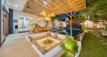 Huge Villa with 2 Pools, 3 Minute Ride Beach