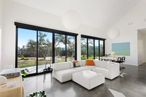 Smart-TV, Bücher, Computerbildschirme, Drucker