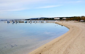 Beach - Kate - Free Parking - A3 Srednji (Biograd na Moru)