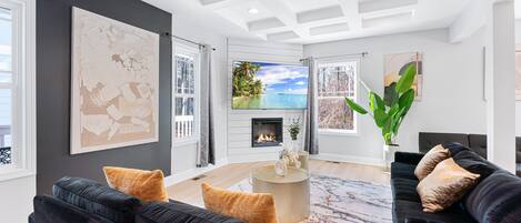 Smart TV, computer monitors