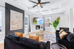 Smart TV, computer monitors - Sleek Serenity: Contemporary Elegance in details (Atlanta)