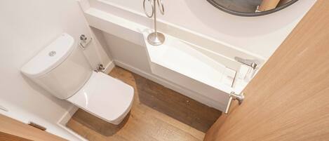 Family Apartment | Bathroom | Combined shower/bathtub, rainfall showerhead, towels, soap