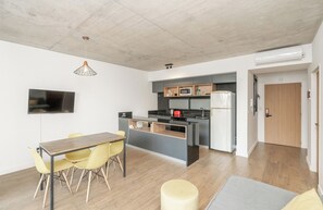 Family Apartment | Living area | 50-inch Smart TV with cable channels - CloudBA Paraguay (Buenos Aires)