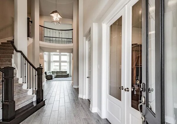 Interior - House Humble 12 miles from airport (Humble)