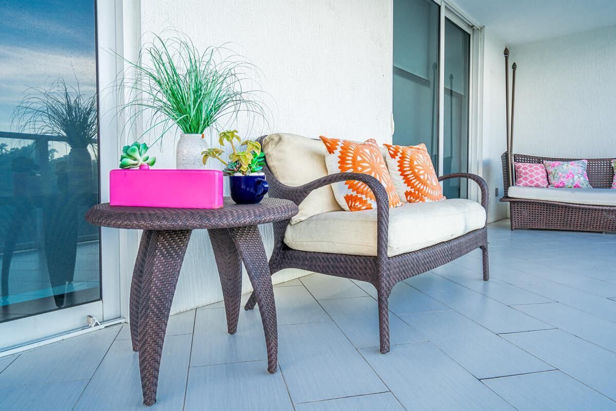 Luxury Living: 2BR Apartment in Design District