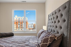 3 Schlafzimmer, Schreibtisch, Bügeleisen/Bügelbrett, Reisekinderbett