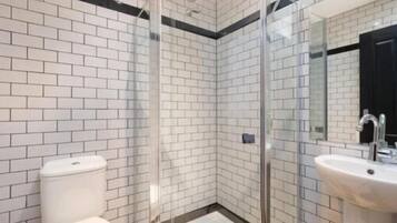 Double Room | Bathroom