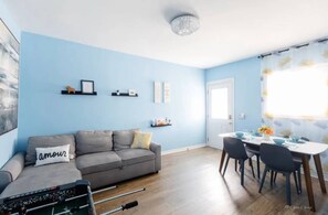 Smart TV - Cozy Cottage-Walk To Cliffton&Falls/Central Attraction (Niagara Falls)