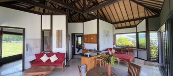 Exclusive Private Island Paradise: Your Dream Getaway Awaits!