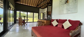 Exclusive Private Island Paradise: Your Dream Getaway Awaits!