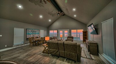 Nocona Lakefront with 40 private acres, beds for 8, newly constructed in 2024!