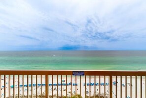 Beach - GULF FRONT, Sunrise condo, Pool, Beach service included (Panama City Beach)