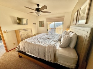 2 bedrooms, iron/ironing board, free WiFi, bed sheets - Branson condo near Silver Dollar City (Branson)