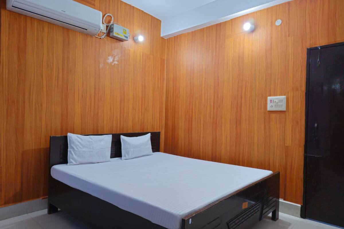 Bureau, chambres insonorisées, Wi-Fi gratuit, draps fournis