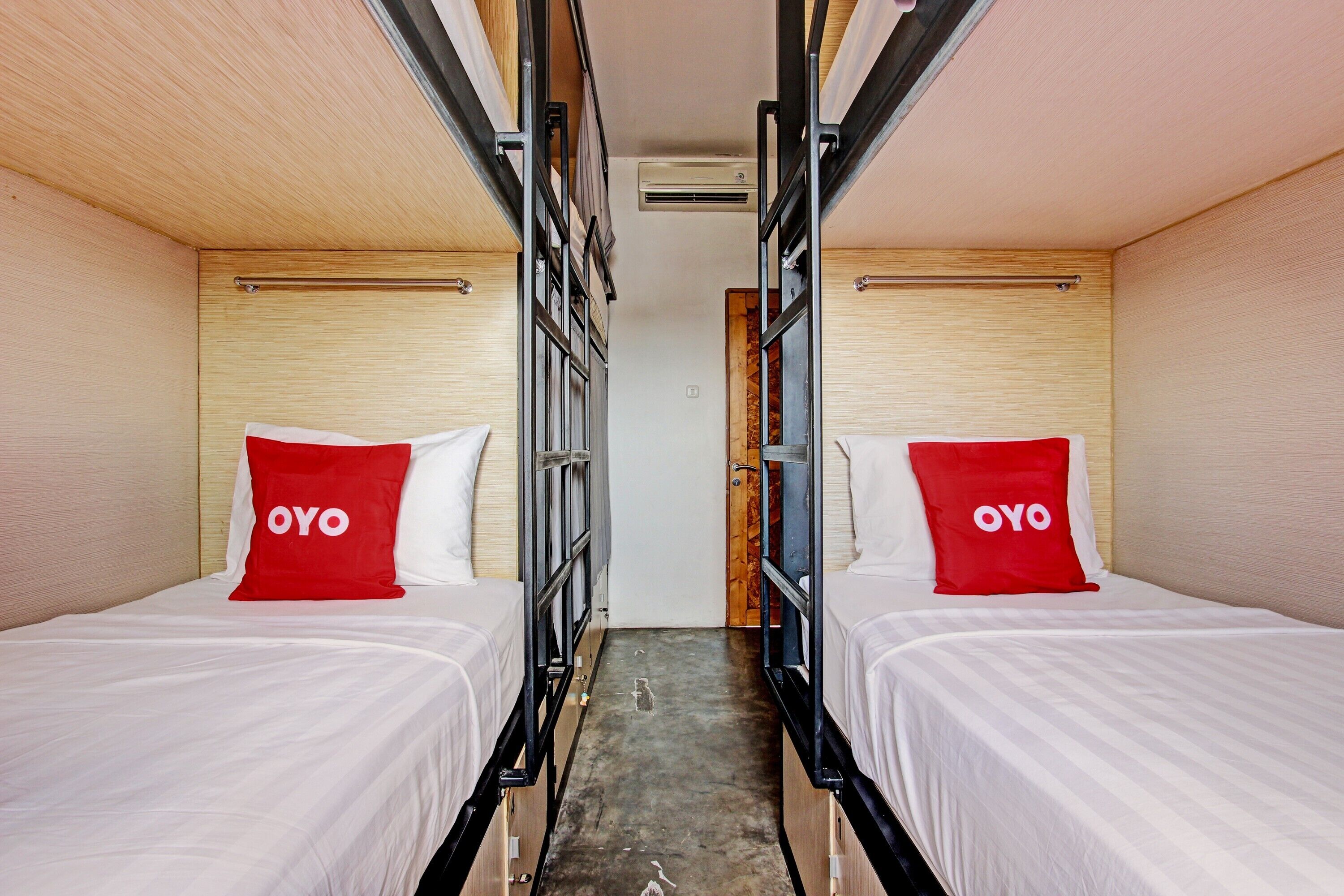 Deluxe Single Room | Free WiFi, bed sheets