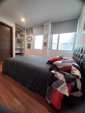 2 bedrooms, iron/ironing board, WiFi, bed sheets - Departamento con Jacuzzi 5 Piso el Condado (Quito)