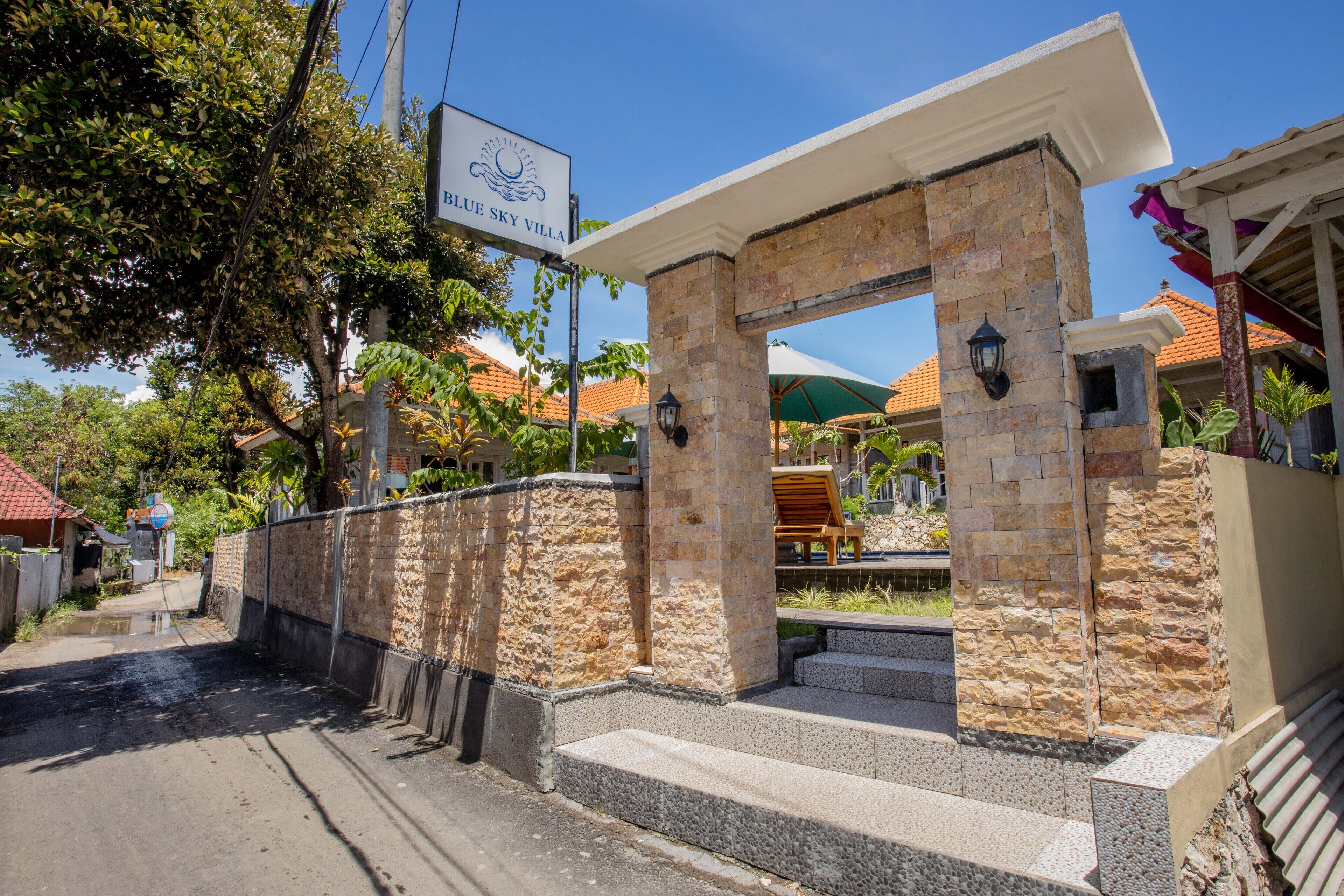 Pintu masuk properti