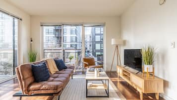 Smart TV, oficina y monitor de computadora