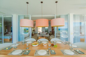 Outdoor dining - Deep Blue Villa Bali (Seririt)