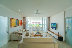 Villa | Living area | 40-inch TV with cable channels - Deep Blue Villa Bali (Seririt)