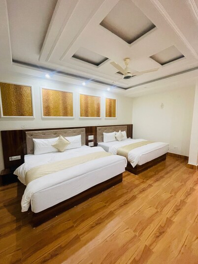 Paradise Woodland Resort Chintpurni